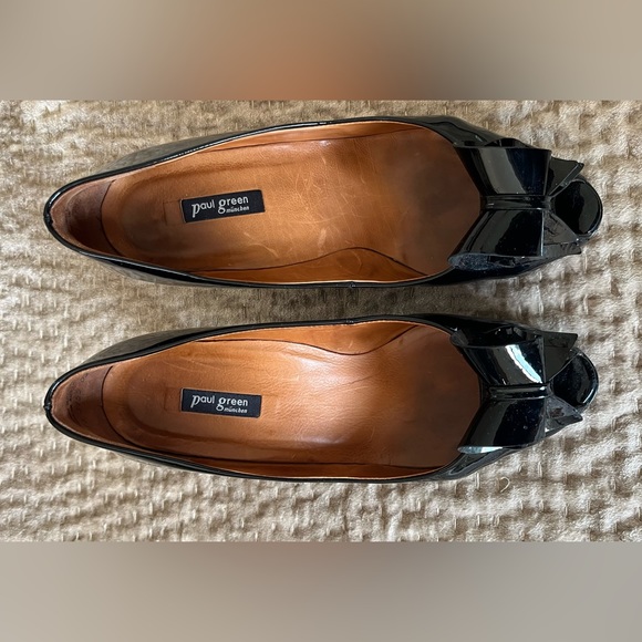 Vintage Paul Green Black Patent Leather Peep Toe Pumps with Bows size 9 - Picture 3 of 4